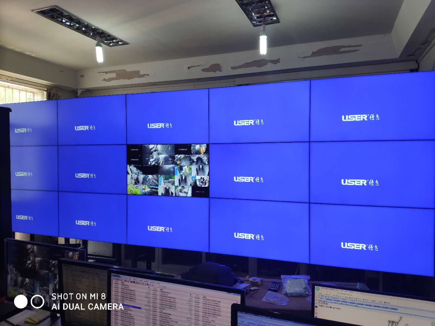 觸摸拼接屏常用在哪些環(huán)境？什么是觸摸液晶拼接屏？